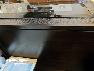  6 خزانه غرفه جلوس بحالة جيدة تحتاج للقليل من الصيانه
