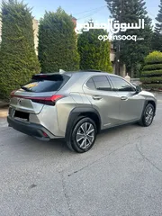  7 لكزس UX300 2021 كهربائية - عدة الوان ((قابل للبدل))(( ياباني اصلي ))