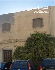  3 أرض سكنية في مدينة طرابلس منطقة بن عاشور خلف جامع عبدالغني علي واجهتين للبيع ،
