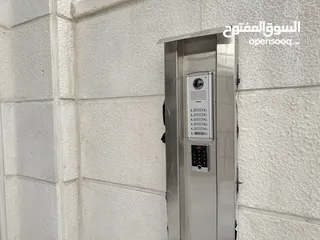  2 شقة مميزة للبيع طابق ارضي في ام السماق بتشطيبات مميزة مساحة داخلية 250 وترس 70م (مشروع 121)