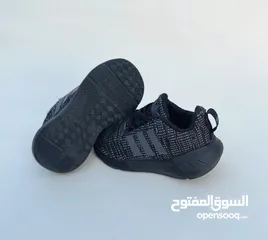  2 حذاء Adidas Kids أسود – جديد بدون كرتونة للاطفال. نمرة23