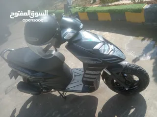  4 سكوتر للبيع بحالة الوكاله