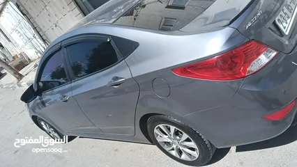  2 هونداي اكسنت موديل 2016 بنزين 1.6 ارررررربعه غيار