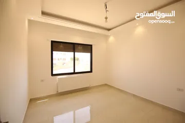  27 شقة طابق اول 205 م فخمه ومميزه للبيع مرج الحمام من المالك شركه الحمزة للاسكان بقرب دوار البكري