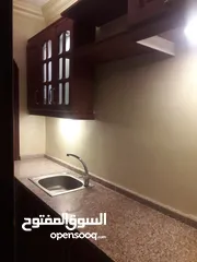 28 الرابية شقة طابق ارضي للبيع