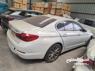  2 2020 BMW 530E hybrid فل للبيع على ضربتها او مصلحها تصلح لسوق الاعفاءات