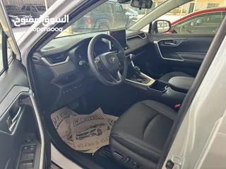  17 Toyota Rav4 2023 XLE Premium