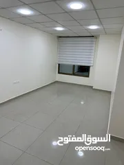  4 مكاتب فاخرة بمساحات مختلفة للإيجار من المالك مباشرة