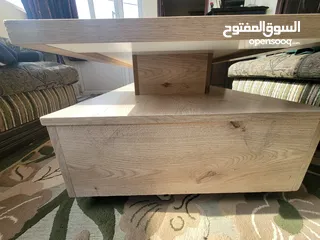  4 طاولة لون ابيض نخب ولا شخط  شبه وكاله+ طاولة بني خشب سويد يا بلاش