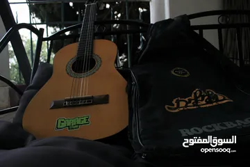  1 جيتار legend شبه جديد مع شنتة ونضيف موديل CG155YN خشب اصلي وفريت بورد نضيفة جديدة