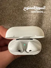  8 سماعات Airpods 2 مستخدمه بحاله الوكالة مع كرتونتها وشاحنها