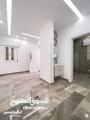  3 فيلا سكنية موقع ممتاز مساحة 320 متر مسقوف 650