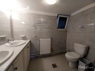  2 شقة للايجار في الدوار الرابع  ( Property 33512 ) سنوي فقط