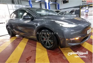  1 Tesla model Y long range 2022  Auto score B+ سبع مقاعد