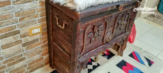  4 صندوق العروس ( سبت ) خشب ثقيل انتيكا تحفه في غاية الجمال  طاولة وسط انتيكا خشب ثقيل مع صندوق اسفلها