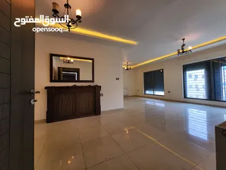  1 شقة فارغة للبيع في حي الصحابة - ref : 14577