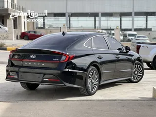  2 Hyundai SONATA HYBRID 2020