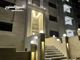  30 شقه للبيع  165م الزرقاء الجديده - جبل المغير تشطيب فندقي موقع مميز منطقه فلل وواجهه معماريه عصريه