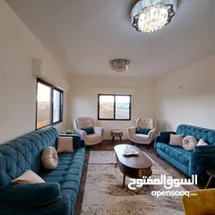  1 للبيع طقم كنب مع طاولات خشب