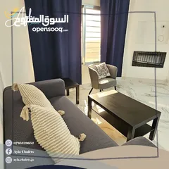  6 شاليهين اثنين  على ارض 4 دونم للبيع و غرفة للحارس  و مستودع. المشروع مفروش كامل و عمر البناء سنة