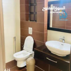  11 شقه مميزة موقع هادئ و استراتيجي مع مدخل خاص الارسال