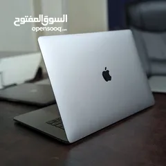  2 Macbook pro 2018 corei9 amd 4G