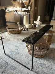  1 طاولة وسط شكل مودرن-  Coffee Table