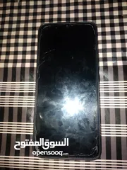  1 تلفون للبيع والكسور والخدوش على اللزقة والشاشة جديدة وما فيها أشي