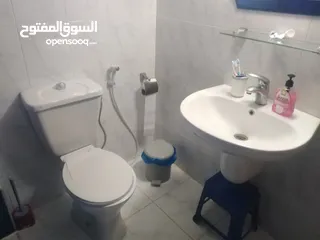  18 شقة للبيع طابق اول  مساحة 137م في ضاحية الامير حسن 3 غرف نوم  الشقة بحالة ممتازة وموقع مخدوم