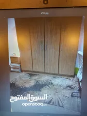  1 خزانة ومكتب و كرسي مكتب و رفوف