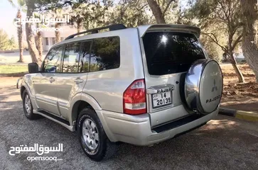  8 Mitsubishi pajero 2005