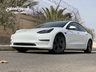  2 Tesla model 3 2021