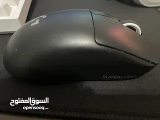  4 Logitech G Pro superlight لوجيتك جي برو سوبرلايت / نظيف جدًا وما يشكو من اي شي