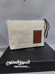  8 Cross body and hand for women.