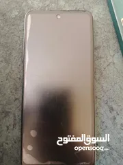  2 هاتف أن فينكس هوت40 برو............