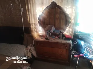  4 غرفة نوم لون عسلي غامق بحالة الوكالة خشب زان