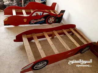  14 تختين على شكل هيكل سيارة مستعملة للبيع