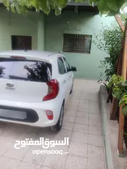  6 كيا بيكانتو  مع بصمه بدون حوادث فل الفل ما عدا فتحه دهان اصلي