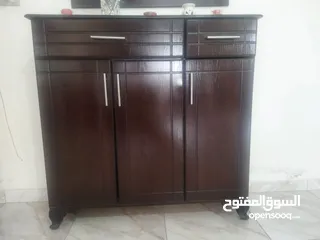 1 خزانة احذية شبه جديدة مع مراي