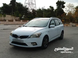  2 كيا سييد.  ديزل سنة 2011 اوتوماتيك لقطه نخب