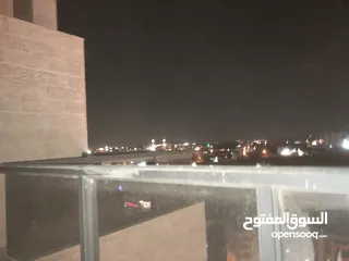  3 ستيديو للايجار  رووف