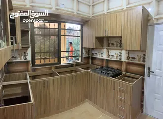  4 نجار متنقل في مدينه السلط لكافه اعمال النجاره تفصيل تركيب وفك الاثاث وصيانه