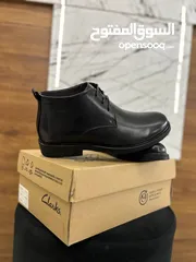  9 حذاء Clarks الجلد الطبيعي، هتجمع بين الشياكة وجودة التفاصيل في تصميم يليق بمكانتك.صناعه فيتنامي