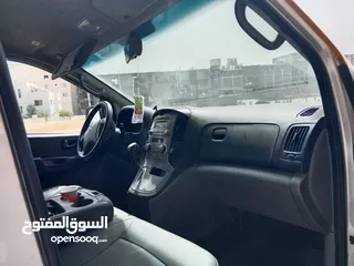  6 باص نقل طلاب باسم مدرسة . نوع جراند للبيع موديل 2010 مرخص سنة كاملة