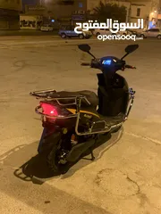  5 للبيع سكوتر كهربائية شبه جديدة مديل 2025