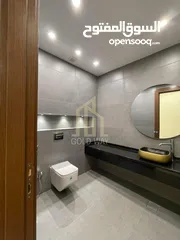  3 شقة أرضية(طابقية) تشطيبات فلل 450م في أرقى مناطق مناطق الظهير / ref 9490