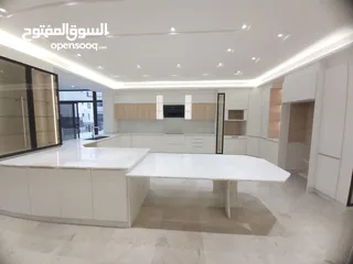  9 شقة جديدة للبيع اربع غرف نوم مع حديقة في دير غبار