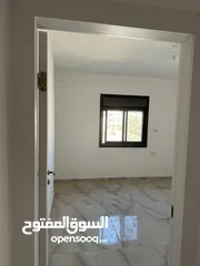  6 شقة بإطلالة مميزة.. تجهيز ديلوكس.. غرفتين مع صالة واسعة ومطبخ وبلكون بإطلالة جذابة