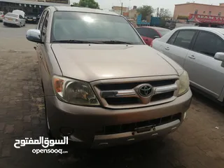  6 Toyota Hillux pickup 2008