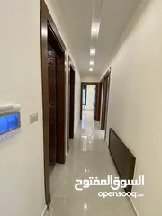  17 شقة فخمة 205 م طابق ثاني وطابق اول في طريق المطار قرب جامعة البتراء 3 نوم 2 ماستر سوبر